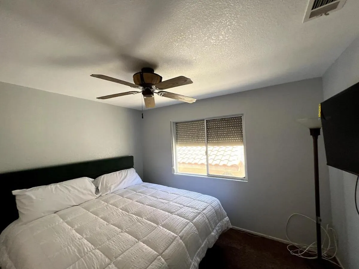 Big 4 Bedroom Property With A Pool Las Vegas 0*,