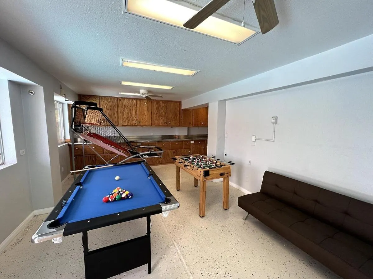 Big 4 Bedroom Property With A Pool Las Vegas Verenigde Staten