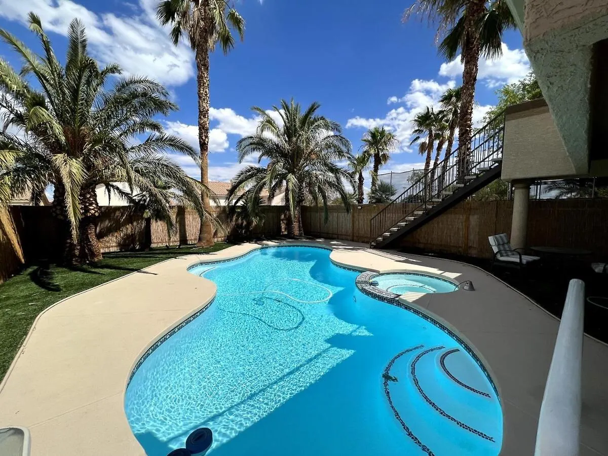Big 4 Bedroom Property With A Pool Las Vegas