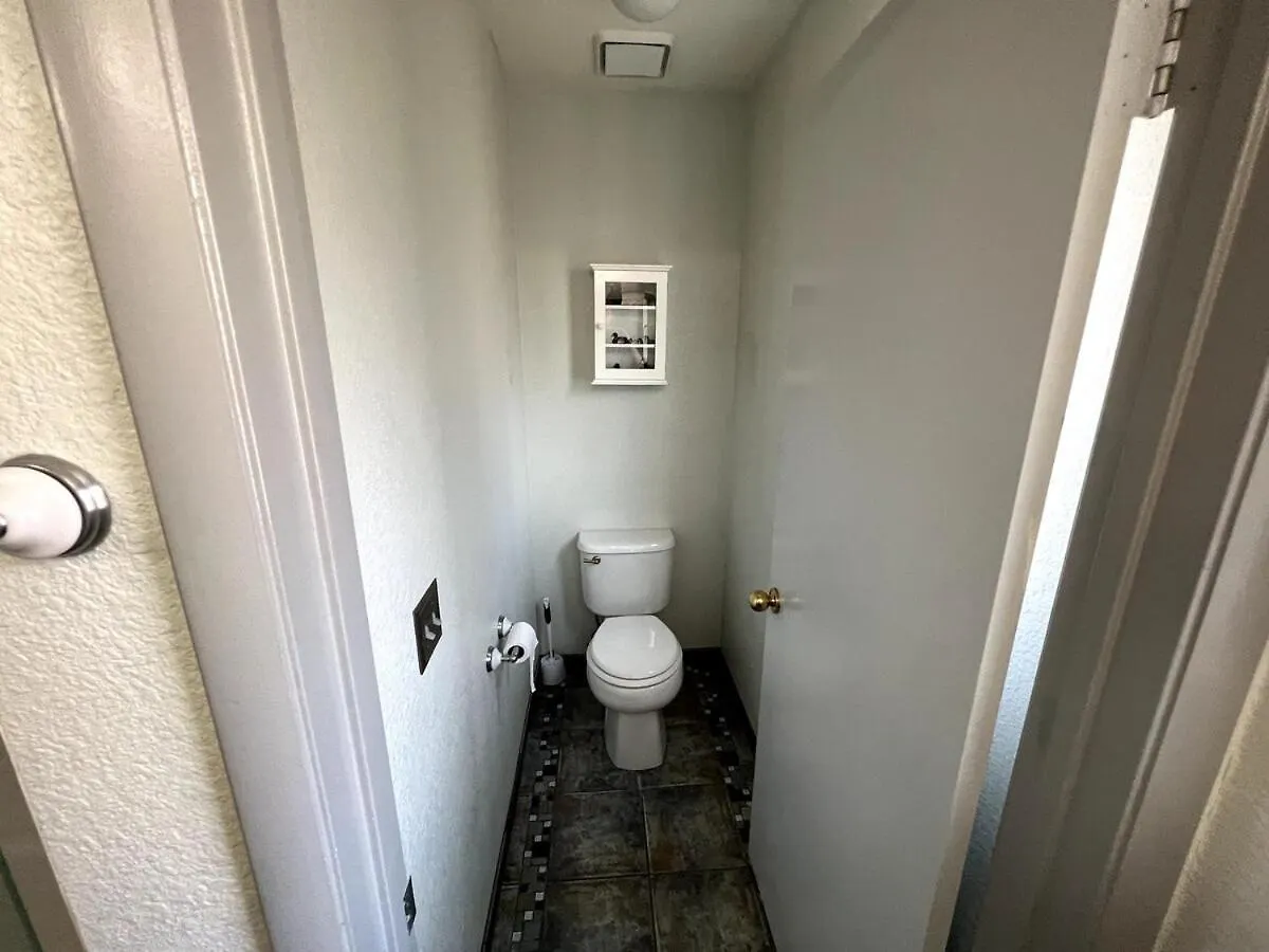 Big 4 Bedroom Property With A Pool Las Vegas 0*,