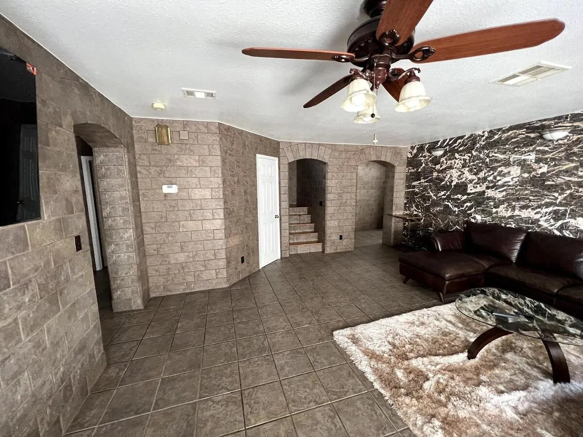 Big 4 Bedroom Property With A Pool Las Vegas 0*,  Verenigde Staten